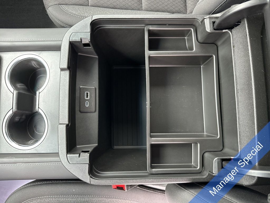 2024 GMC Yukon SLE photo