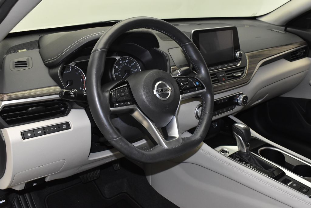 2022 Nissan Altima SL 17
