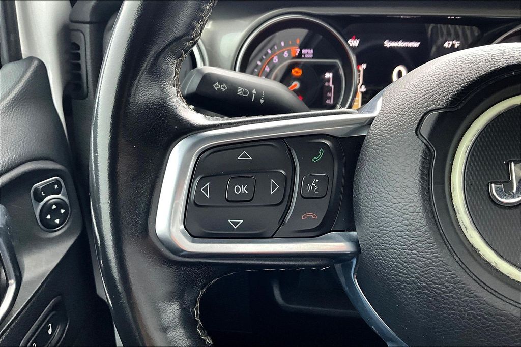 Used 2019 White Jeep Unlimited Sahara image 18