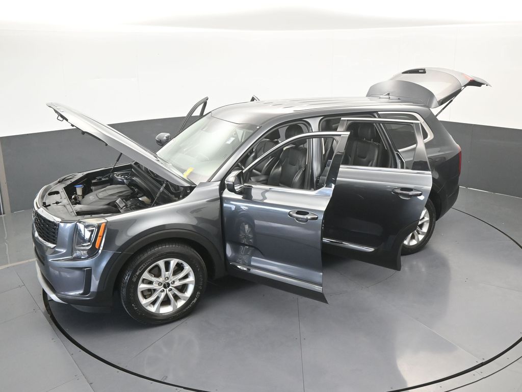 Used 2022 Gravity Gray Kia LX image 56