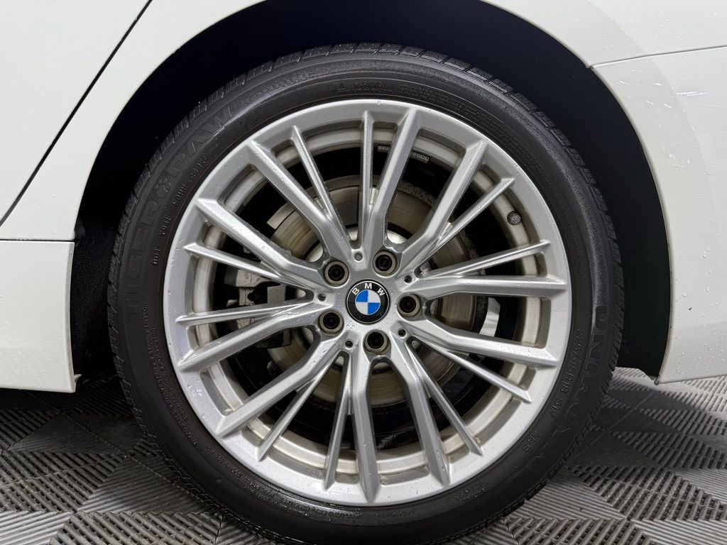 Thumbnail: 2023 BMW 3 Series - 9