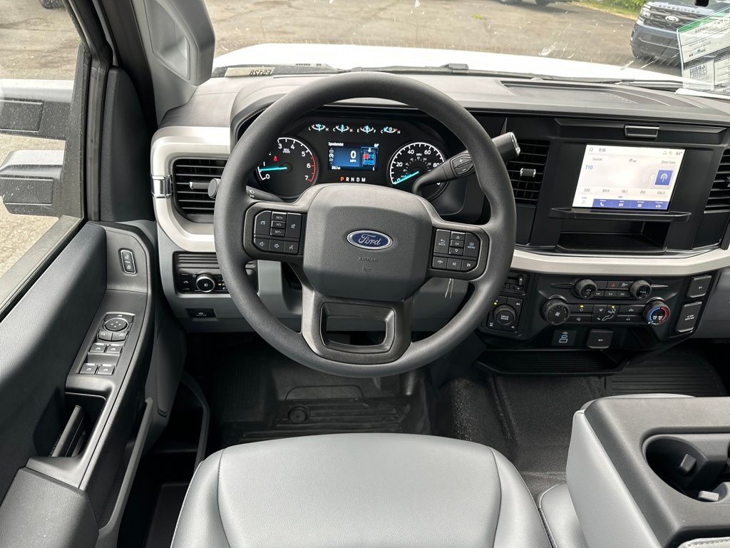 New 2025 Ford Super Duty F-250 Crew Cab 8' Box XL