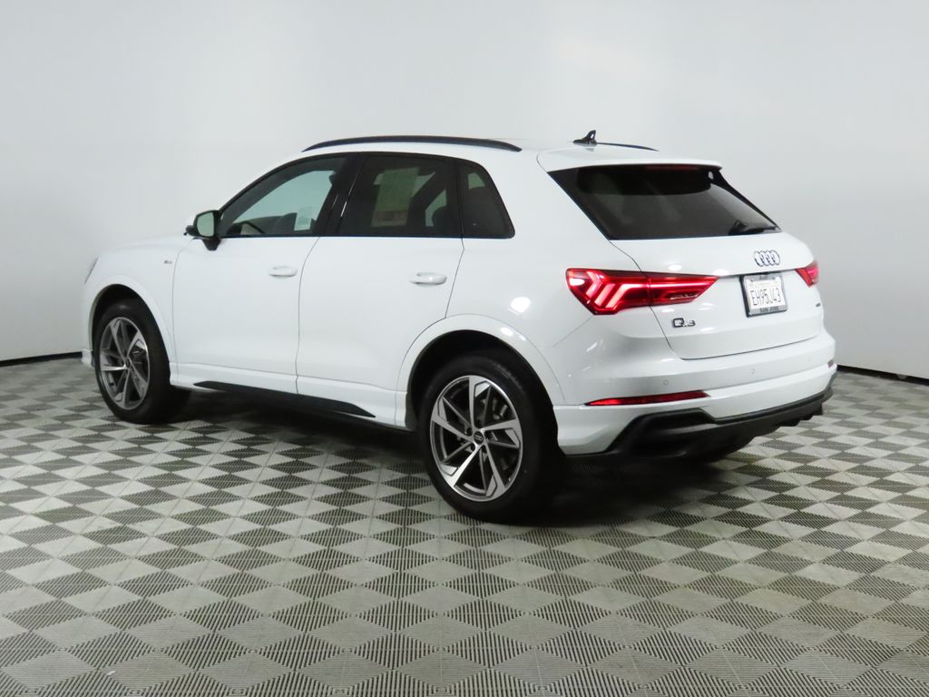 Thumbnail: 2025 Audi Q3 - 3