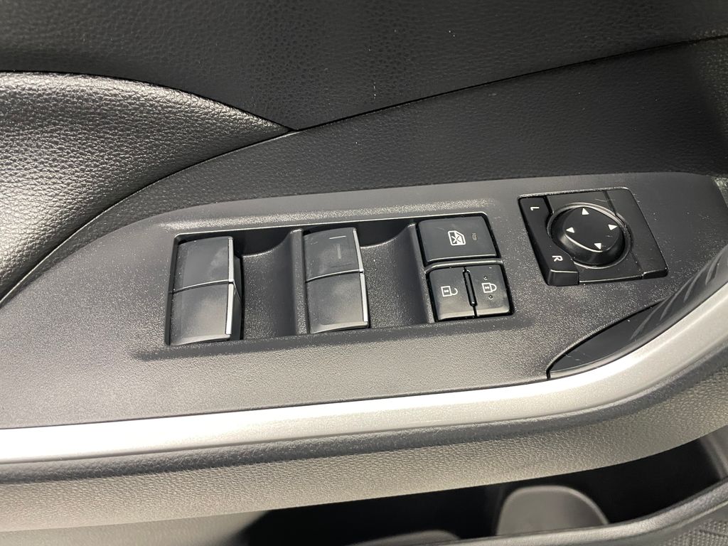 2021 Toyota RAV4 XLE Premium 10