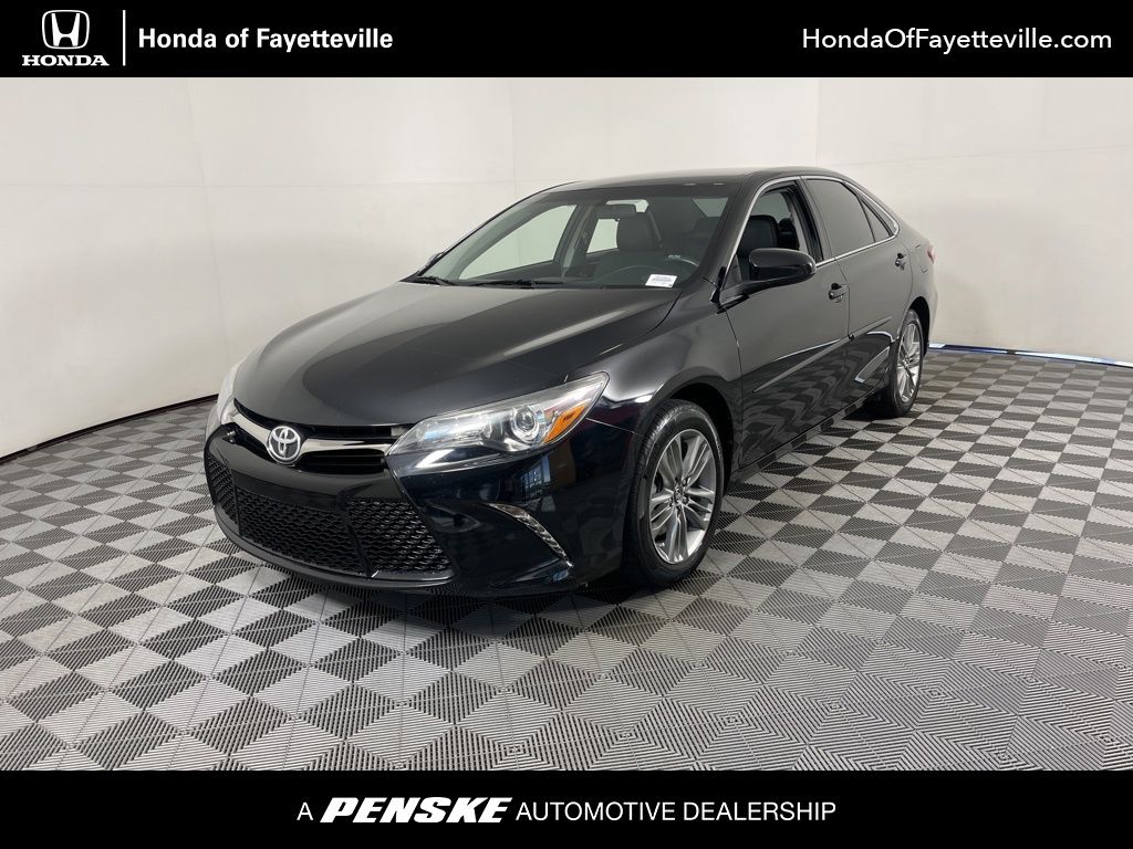 2017 Toyota Camry SE -
                Fayetteville, AR