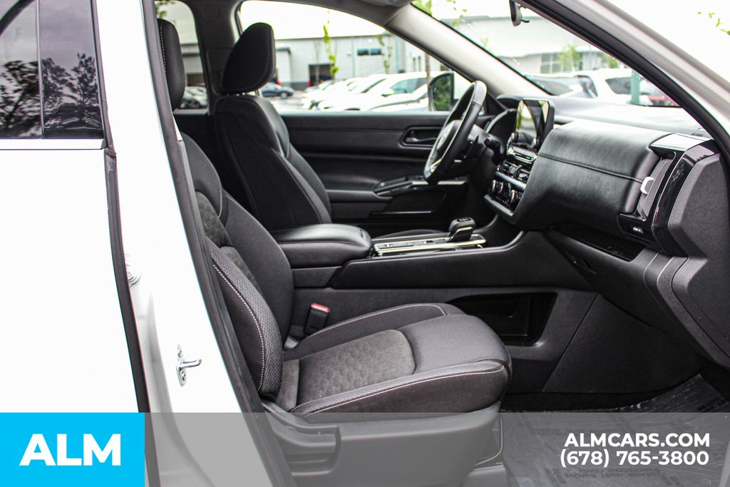 Used 2024 White Nissan SV image 23