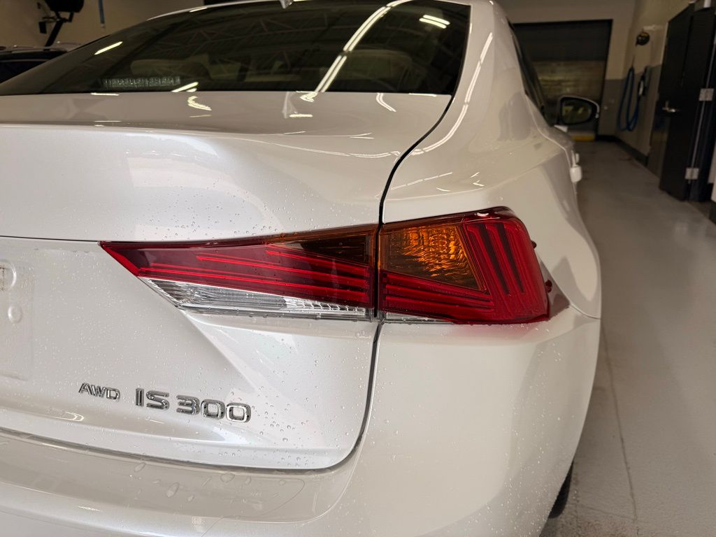 Thumbnail: 2017 Lexus IS - 5