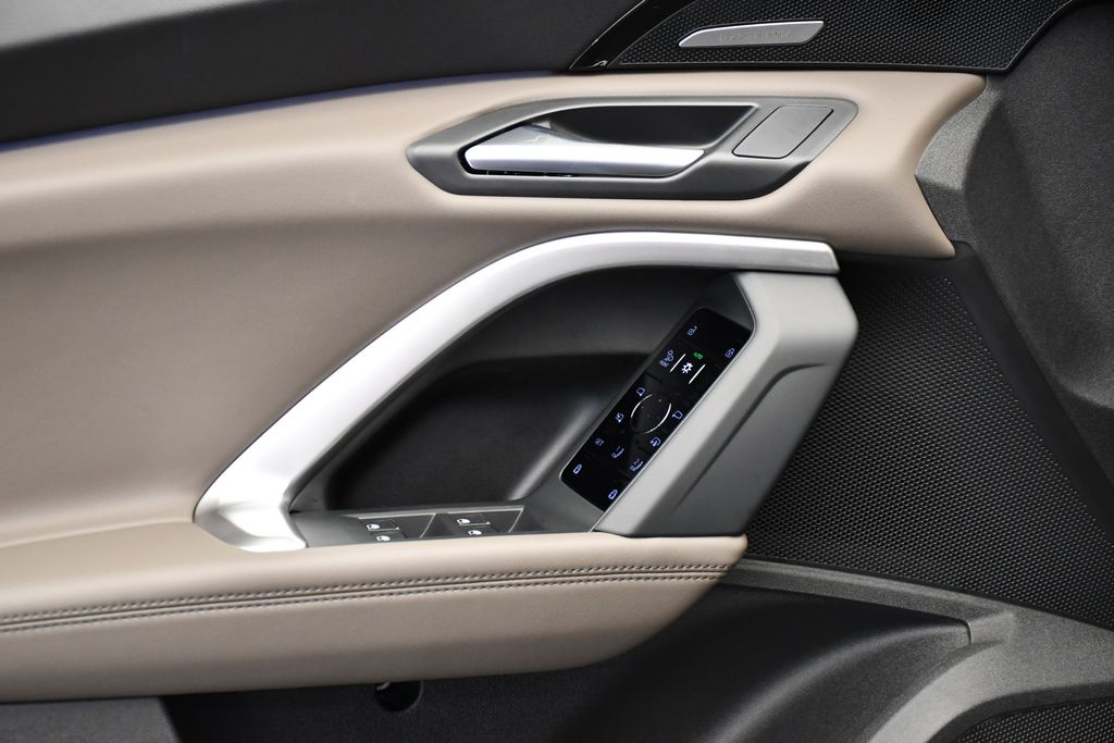 Thumbnail: 2025 Audi Q5 - 30