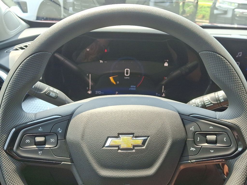2025 Chevrolet Trax LT 9