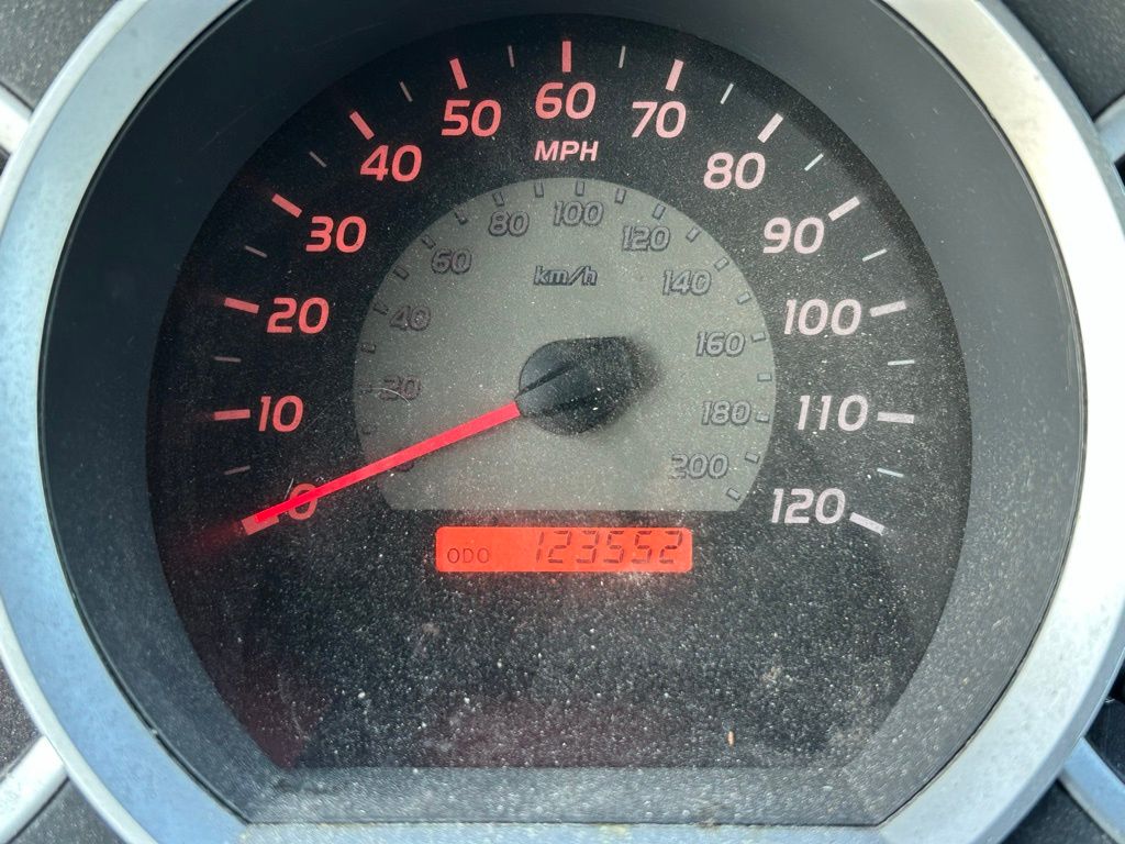 Thumbnail: 2010 Toyota Tacoma - 21