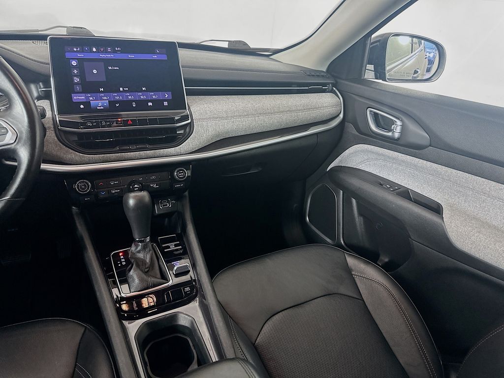Thumbnail: 2022 Jeep Compass - 22