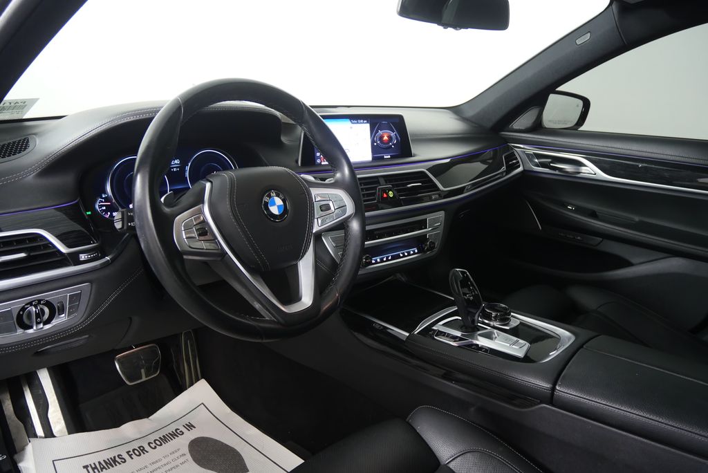 Thumbnail: 2019 BMW 7 Series - 11