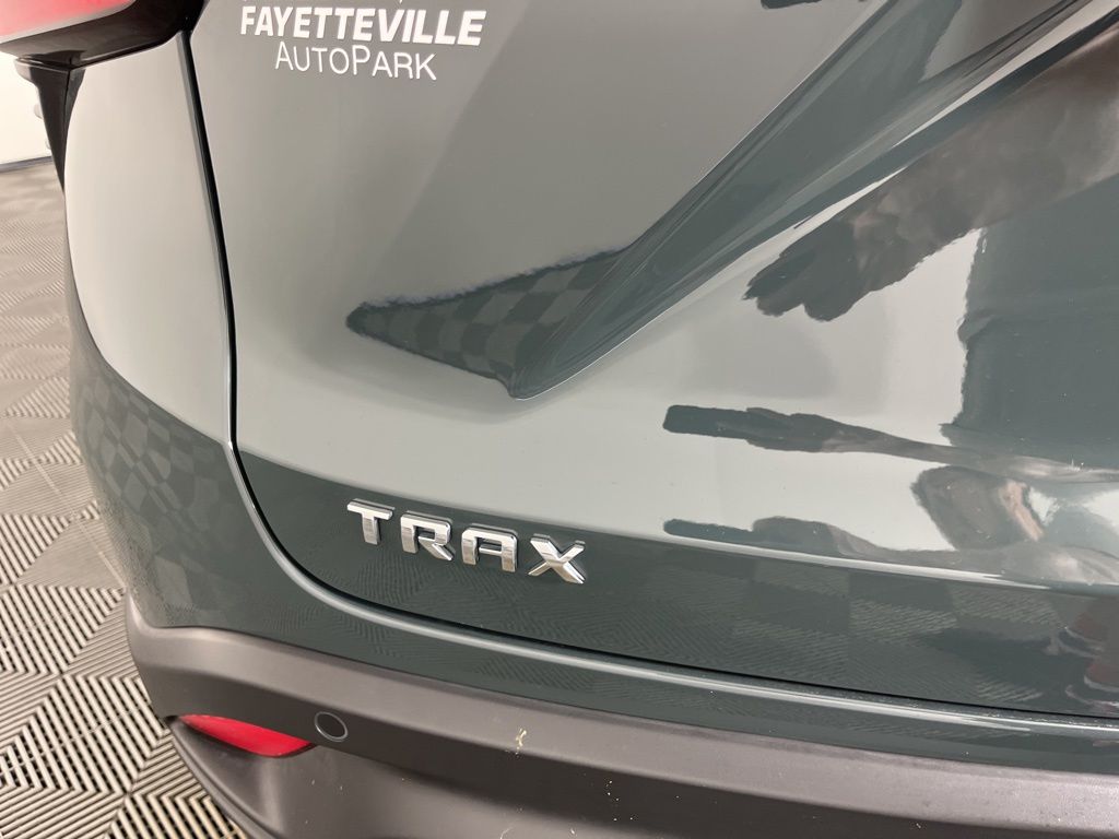 Thumbnail: 2025 Chevrolet Trax - 3