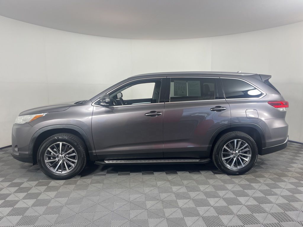 2019 Toyota Highlander XLE 2