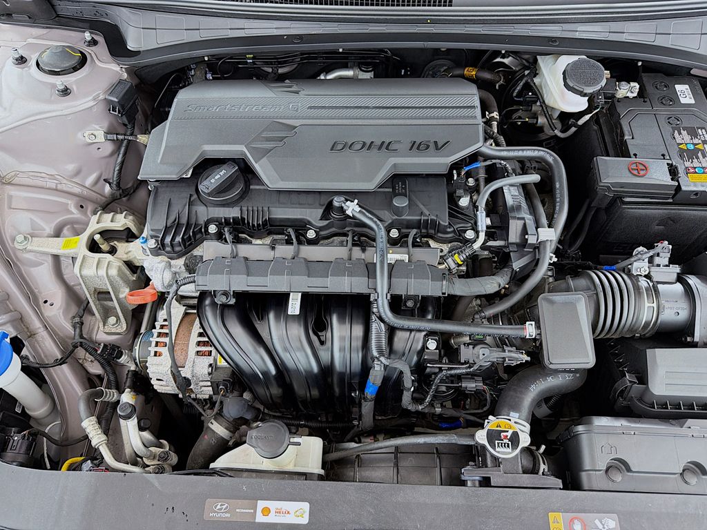 Used 2024 Silver Hyundai SEL image 17