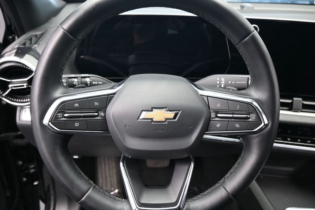 Used 2026 Mosaic Black Metallic Chevrolet LT image 14