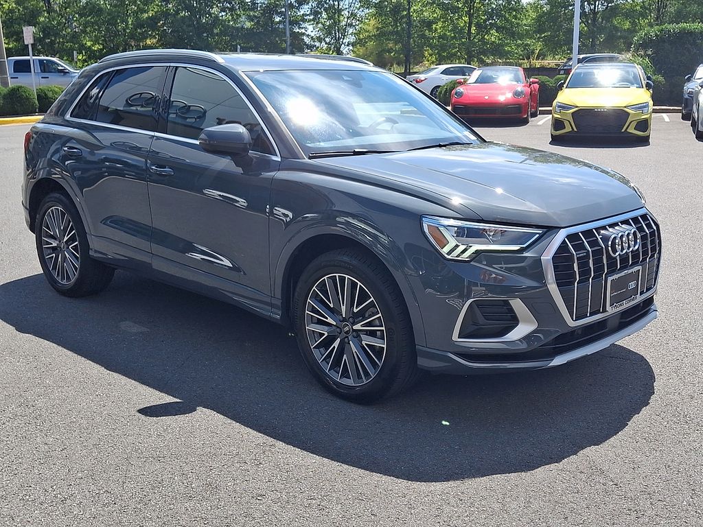 Thumbnail: 2022 Audi Q3 - 3
