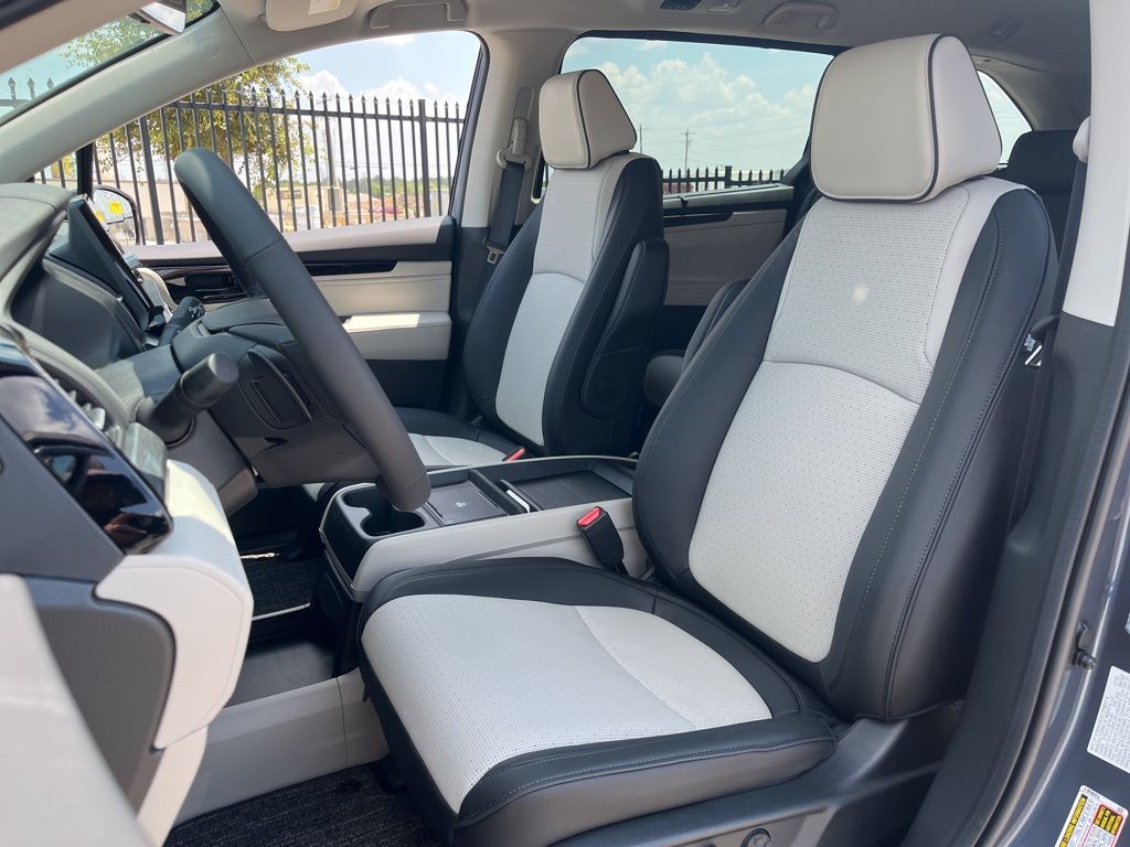 Thumbnail: 2026 Honda Odyssey - 14