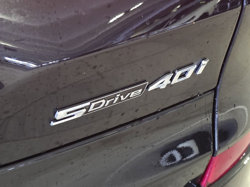 New 2026 Dk. BMW sDrive40i image 7