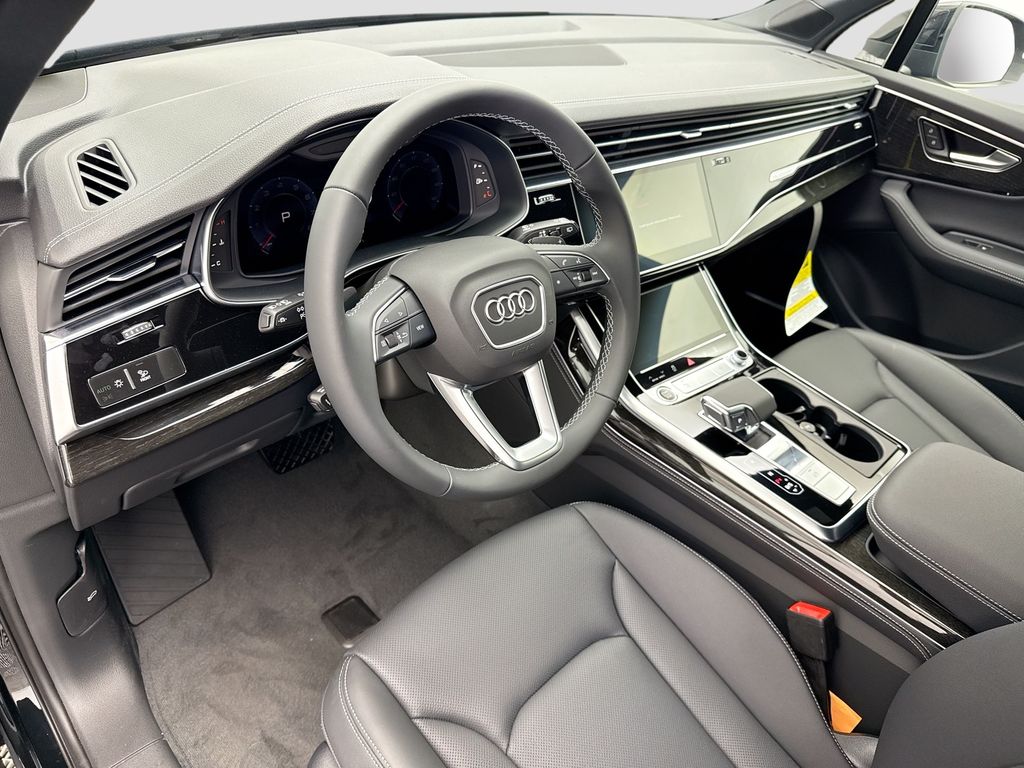 Thumbnail: 2026 Audi Q7 - 9