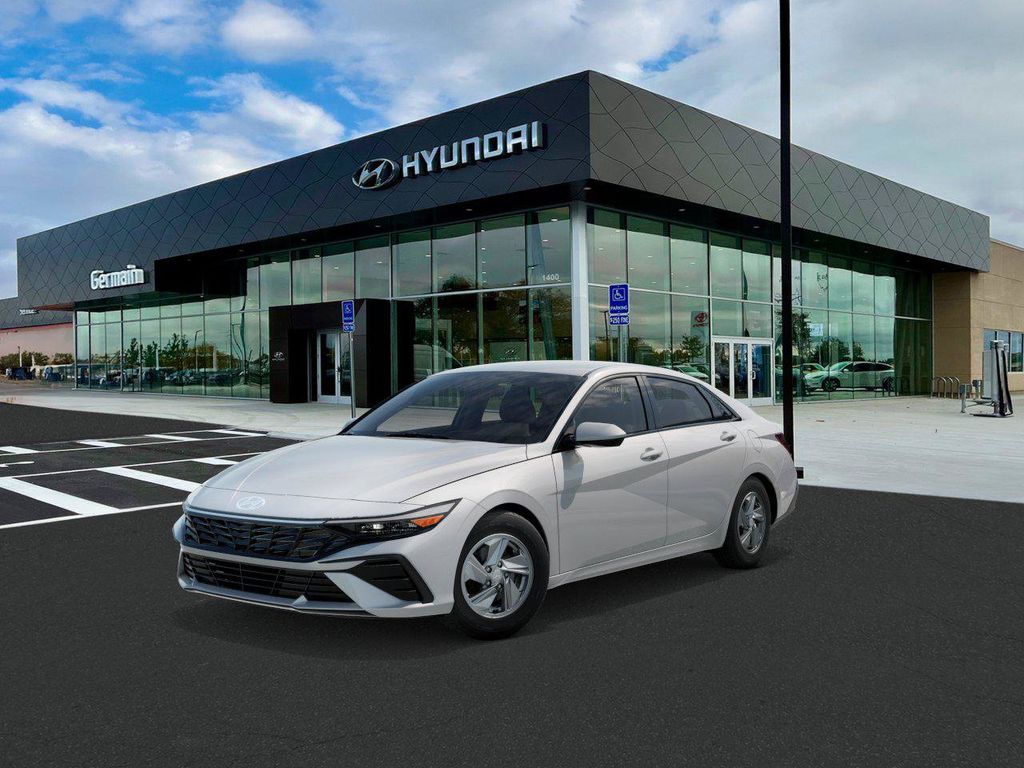 2026 Hyundai ELANTRA SE
