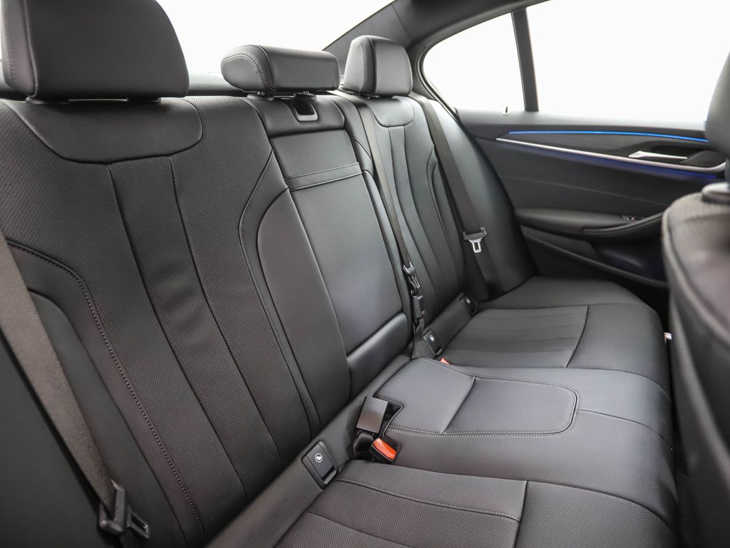 Thumbnail: 2023 BMW 5 Series - 28