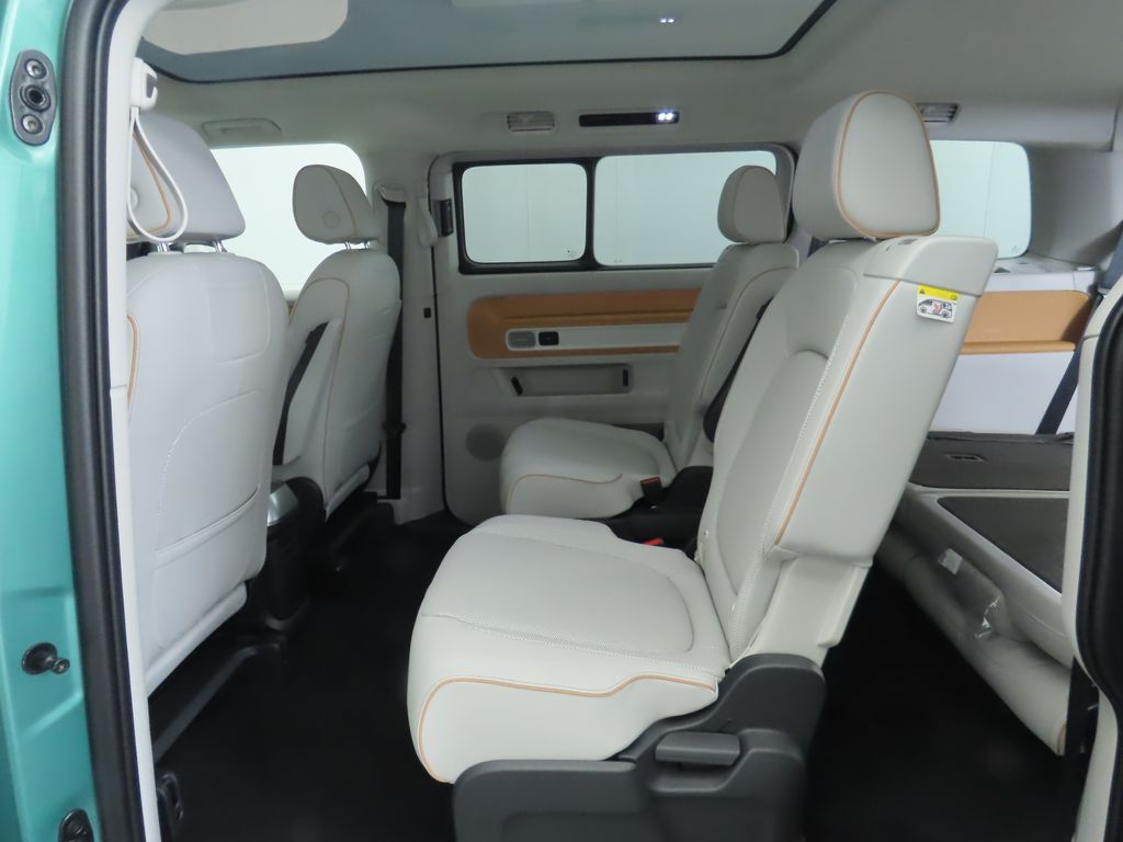 Thumbnail: 2025 Volkswagen ID.Buzz - 22