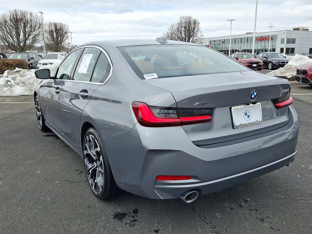 Thumbnail: 2025 BMW 3 Series - 4