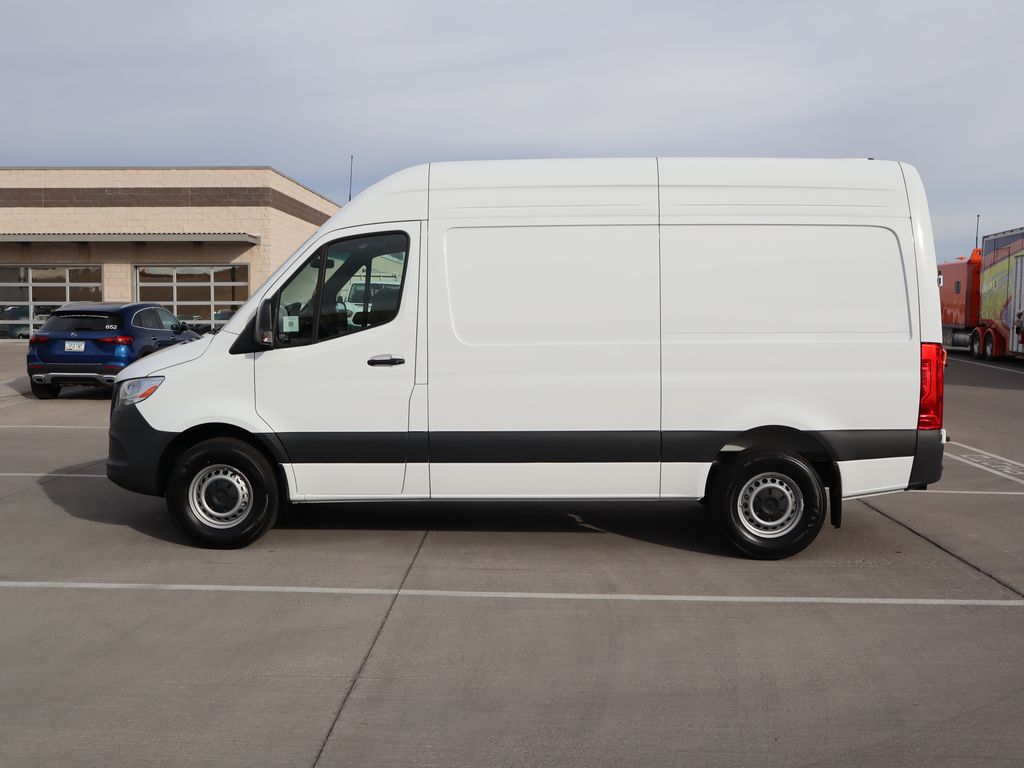 2025 Mercedes-Benz Sprinter 2500 8