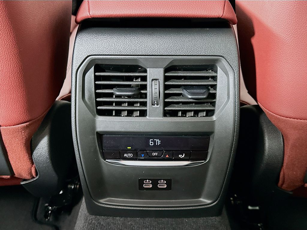 Thumbnail: 2026 BMW 3 Series - 18