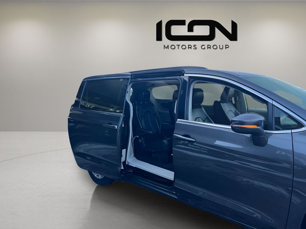 Used 2022 Chrysler Pacifica Van