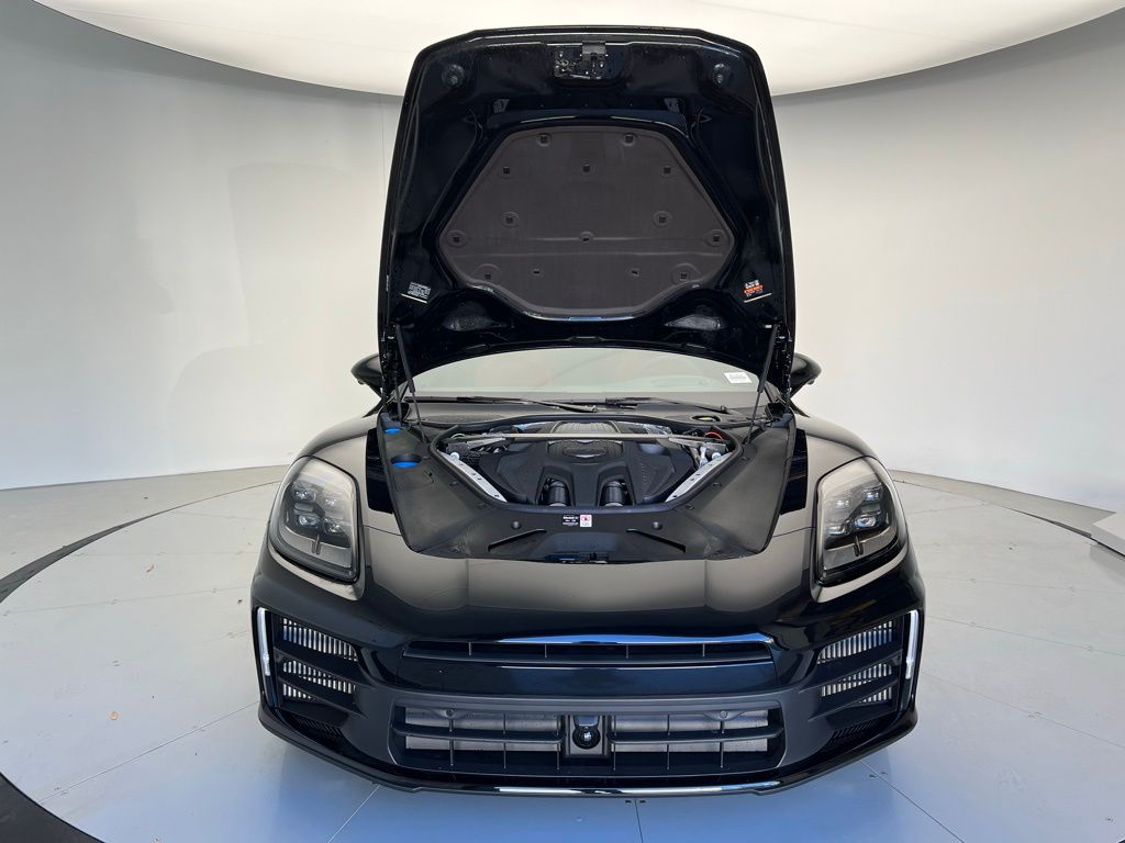 Thumbnail: 2025 Porsche Panamera - 28