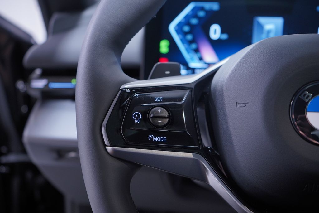 Thumbnail: 2025 BMW 5 Series - 20