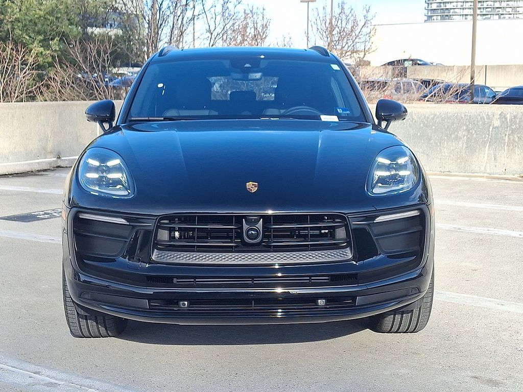 Thumbnail: 2026 Porsche Macan - 6