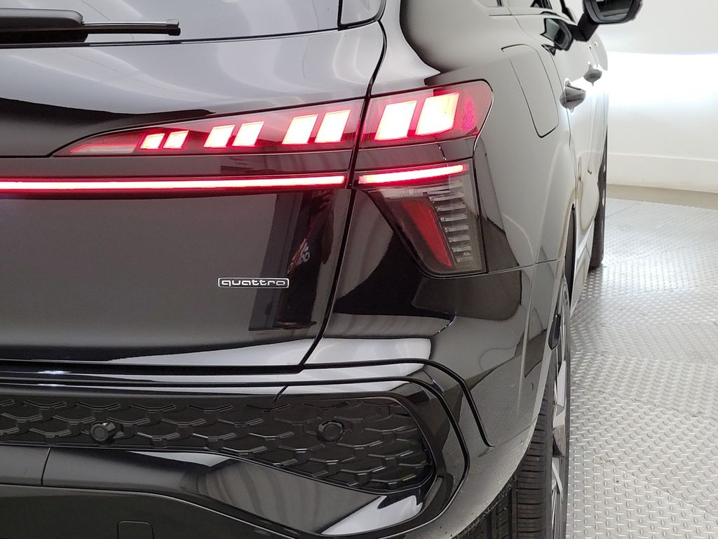 Thumbnail: 2026 Audi Q3 - 7