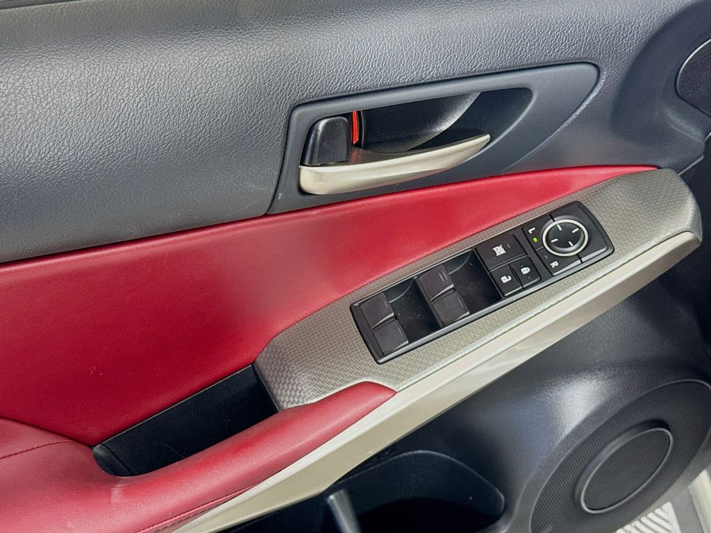 Thumbnail: 2017 Lexus IS - 18