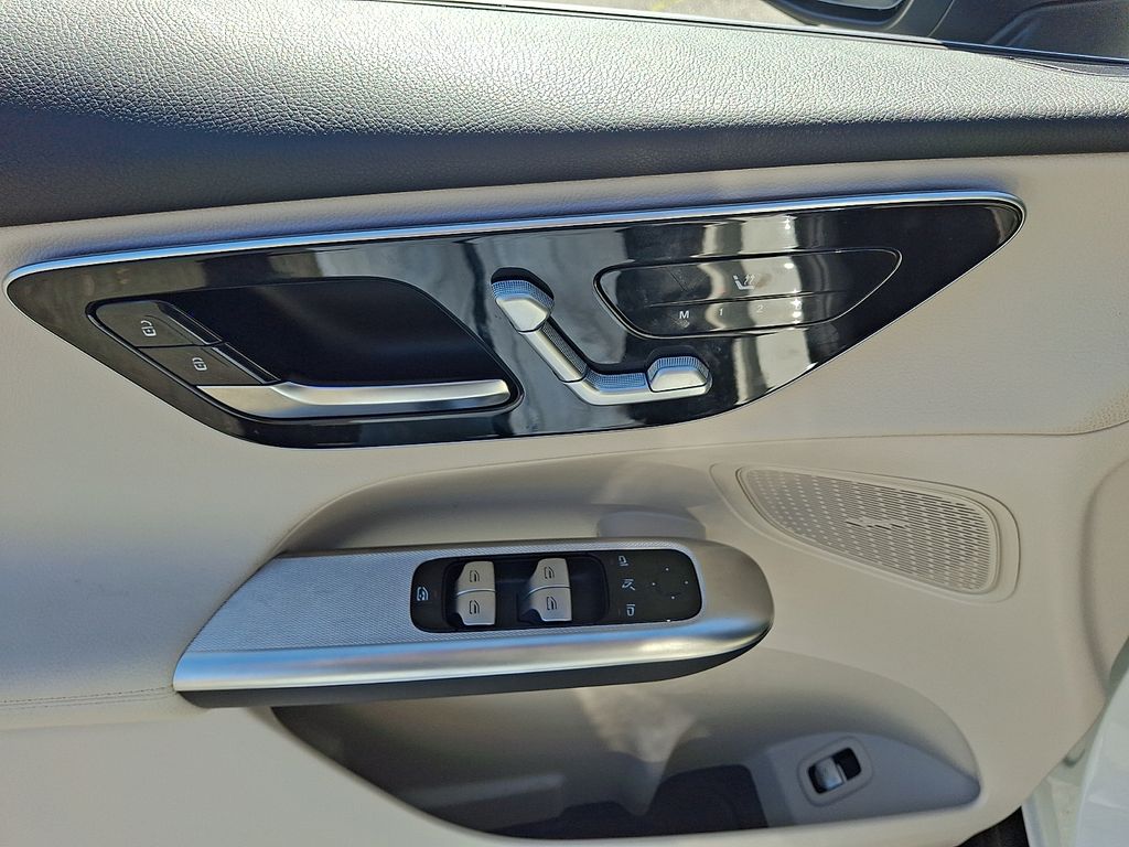 Thumbnail: 2026 Mercedes-Benz GLC - 12
