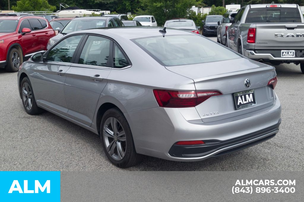 Used 2024 Platinum Gray Metallic Volkswagen 1.5T SE image 9