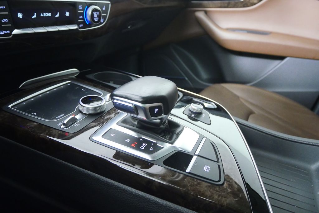 Thumbnail: 2017 Audi Q7 - 28