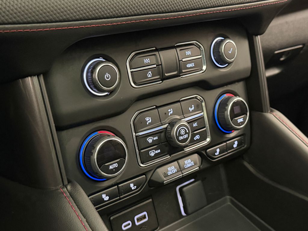 Thumbnail: 2024 Chevrolet Suburban - 32