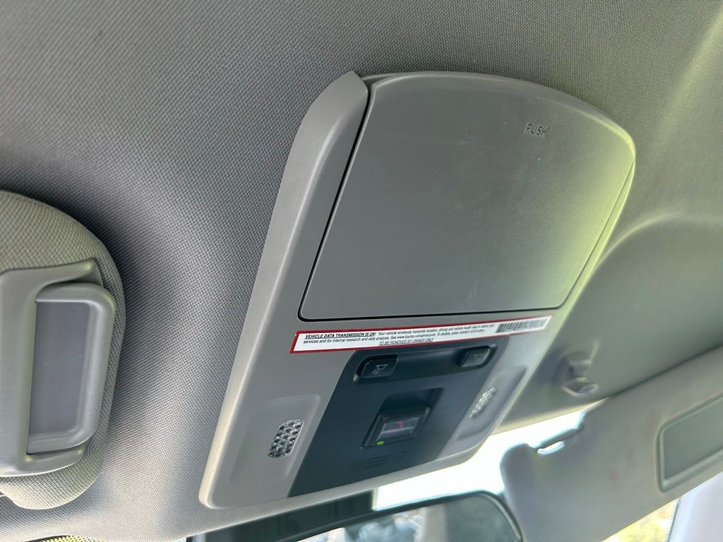 2021 Toyota Camry SE 28