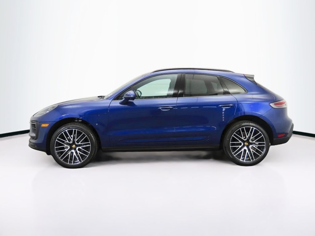 Thumbnail: 2025 Porsche Macan - 2