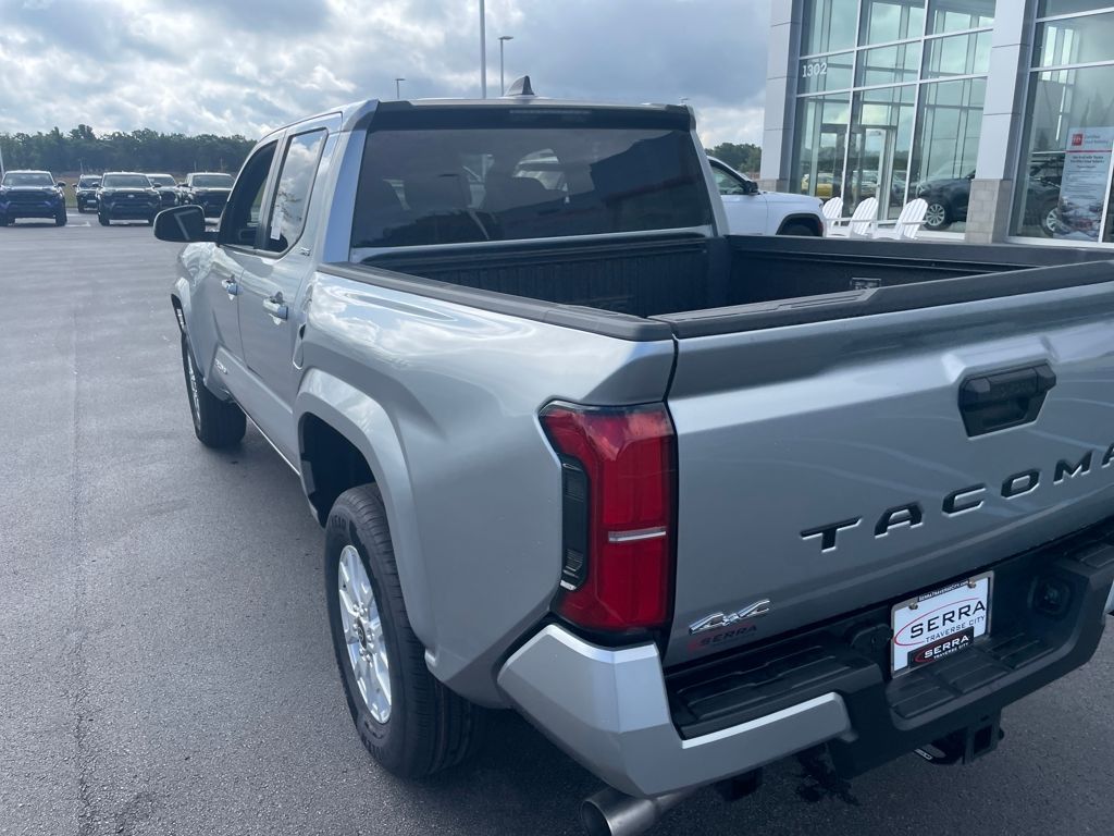 2025 Toyota Tacoma SR5 Double Cab photo 7