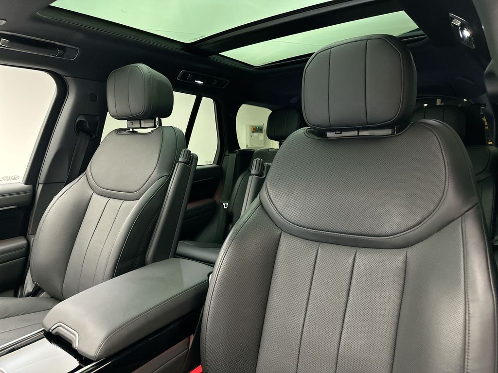 Thumbnail: 2024 Land Rover Range Rover - 10