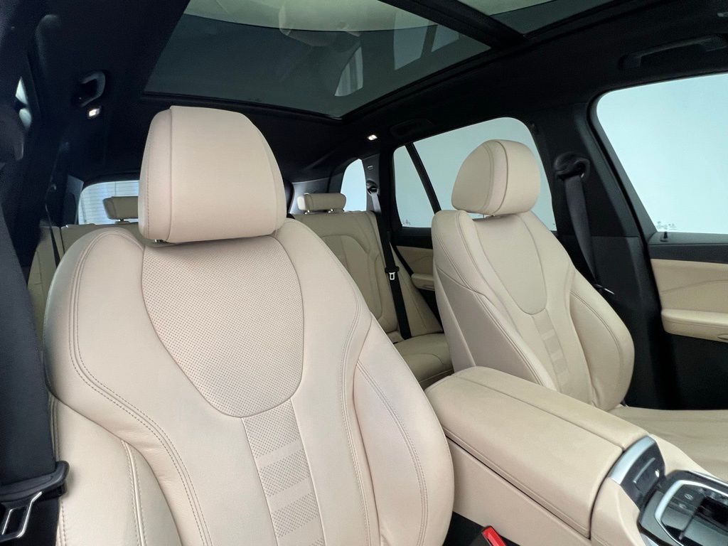 Thumbnail: 2021 BMW X5 - 7