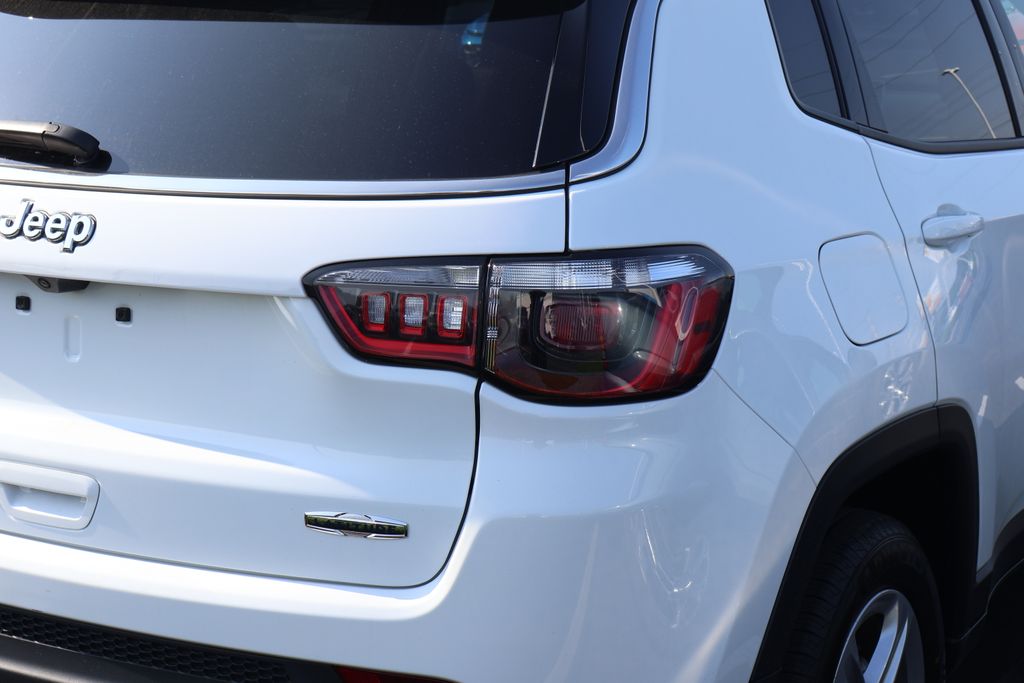 2024 Jeep Compass Latitude 8