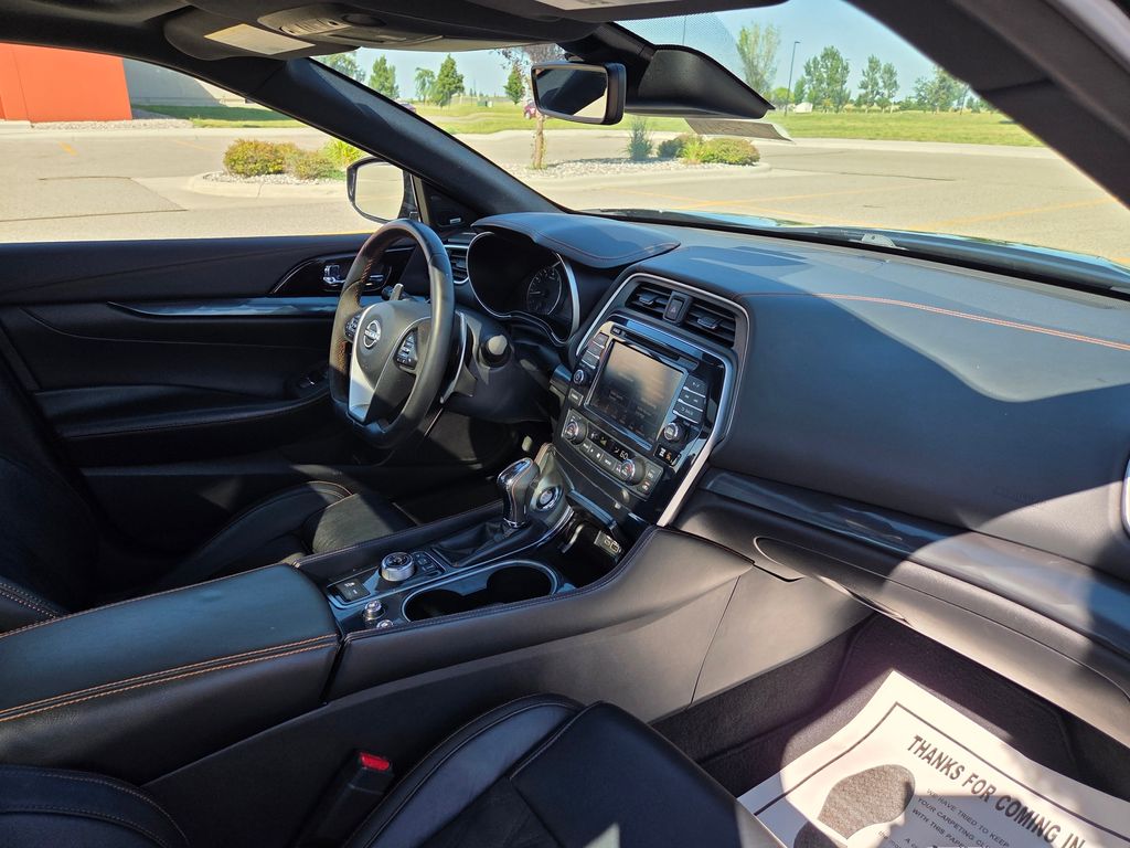 2023 Nissan Maxima SR