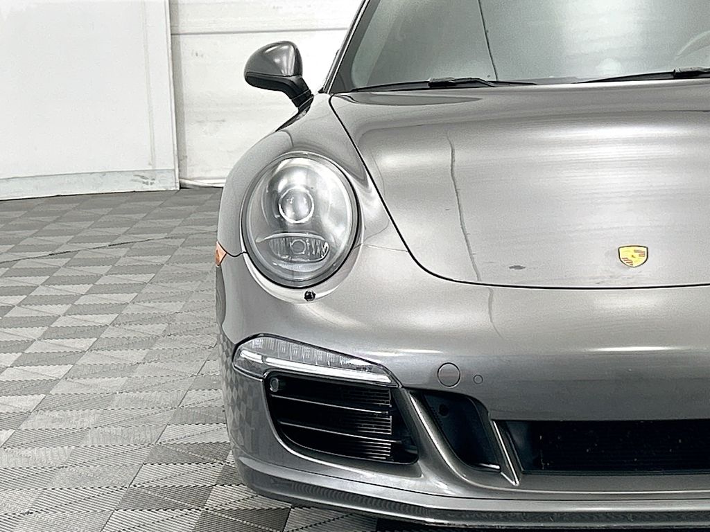 Thumbnail: 2016 Porsche 911 - 12
