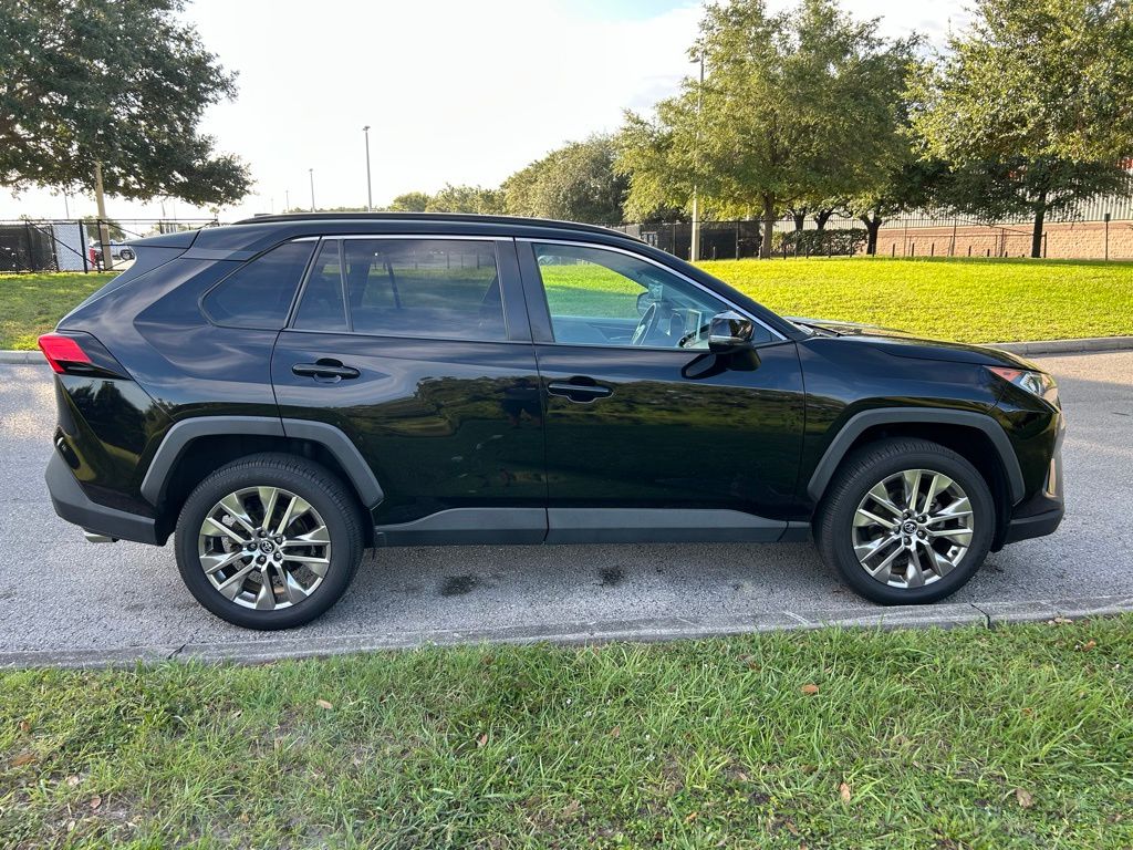 Thumbnail: 2020 Toyota RAV4 - 6