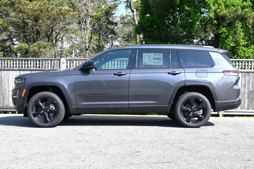 Thumbnail: 2025 Jeep Grand Cherokee L - 2